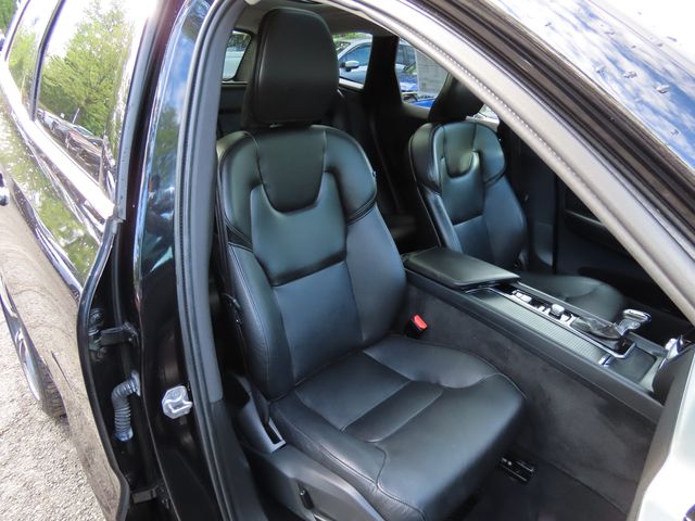 Thumbnail: 2019 Volvo XC60 - 11