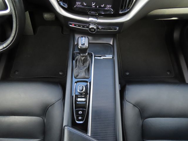 Thumbnail: 2019 Volvo XC60 - 15