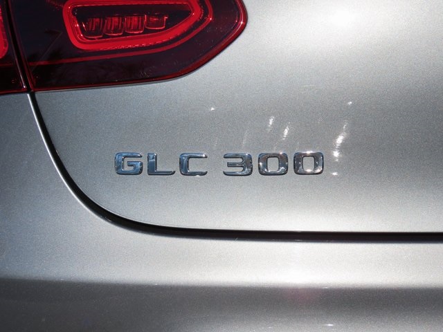 2021 Mercedes-Benz GLC 300 7