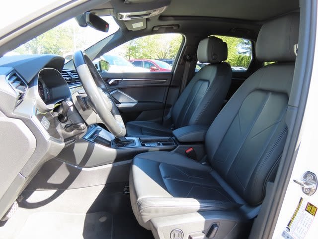 Thumbnail: 2023 Audi Q3 - 11