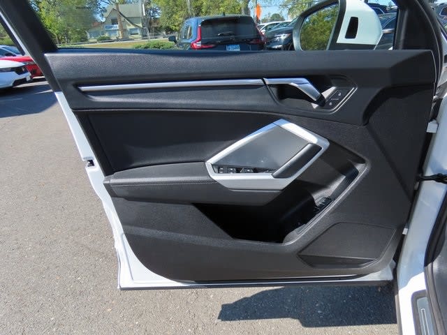 Thumbnail: 2023 Audi Q3 - 25