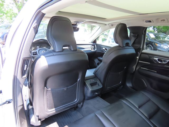 Thumbnail: 2020 Volvo V60 - 21