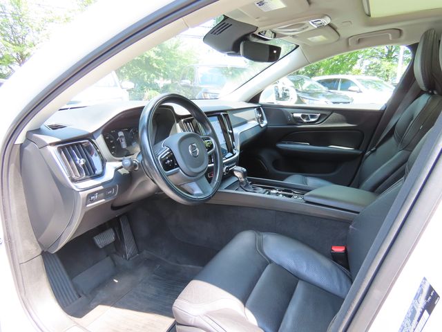 Thumbnail: 2020 Volvo V60 - 2