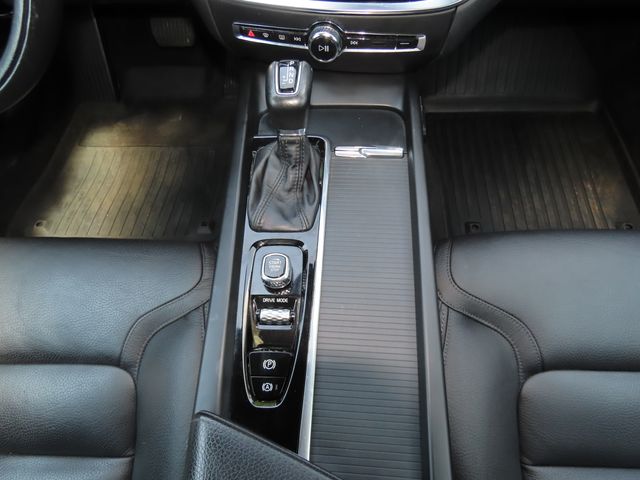 Thumbnail: 2020 Volvo V60 - 15