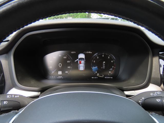 Thumbnail: 2020 Volvo V60 - 27