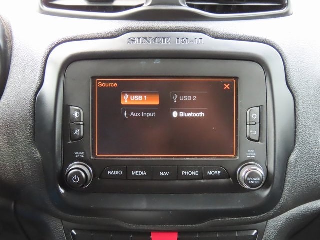 Thumbnail: 2015 Jeep Renegade - 24