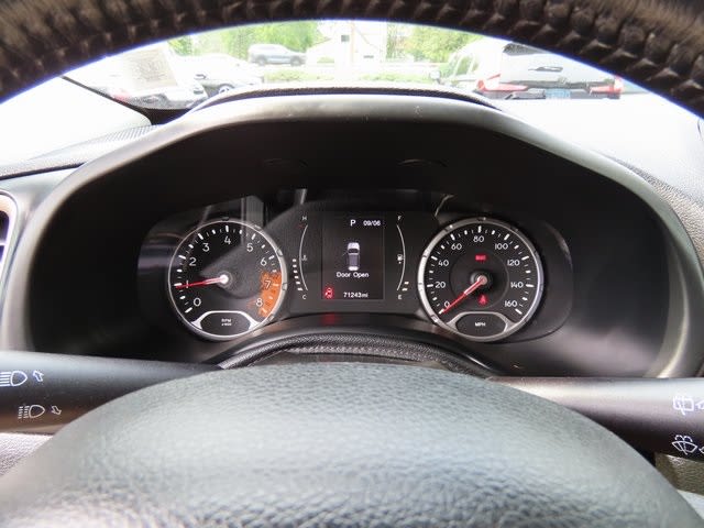 Thumbnail: 2015 Jeep Renegade - 15