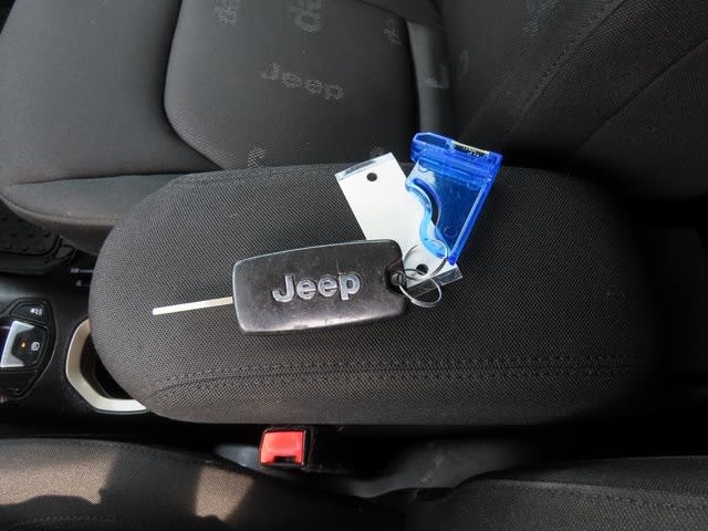 Thumbnail: 2015 Jeep Renegade - 17
