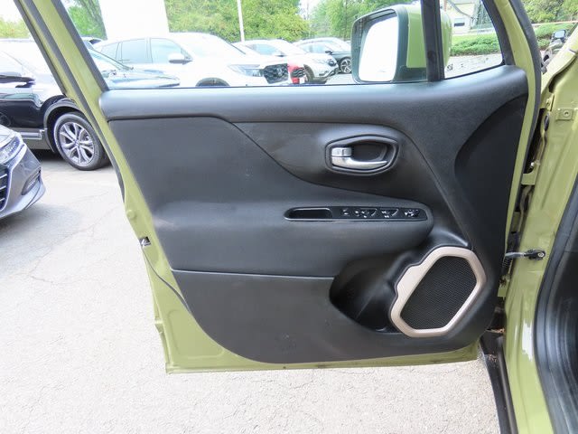 Thumbnail: 2015 Jeep Renegade - 23