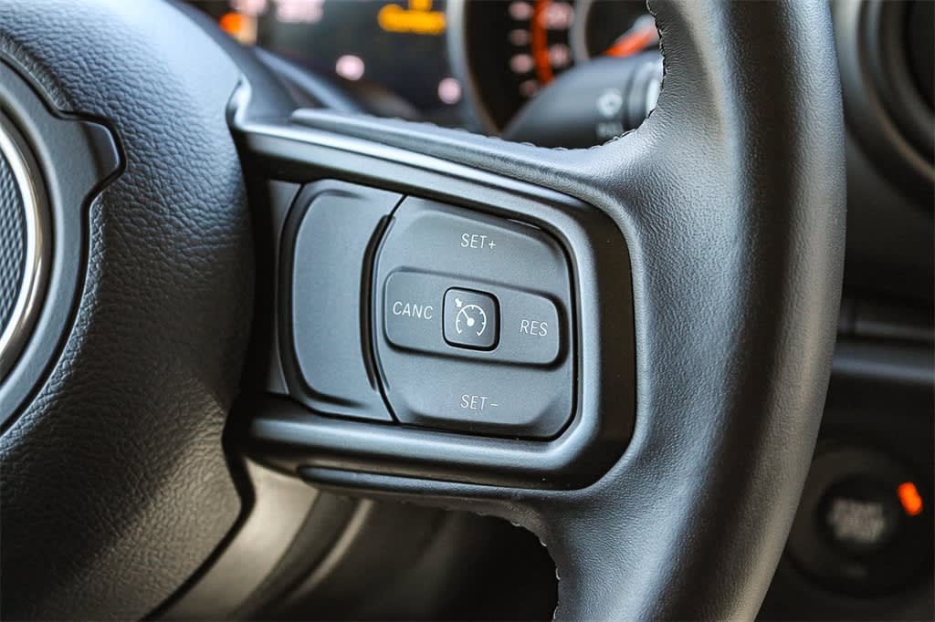 2021 Jeep Gladiator Sport 25