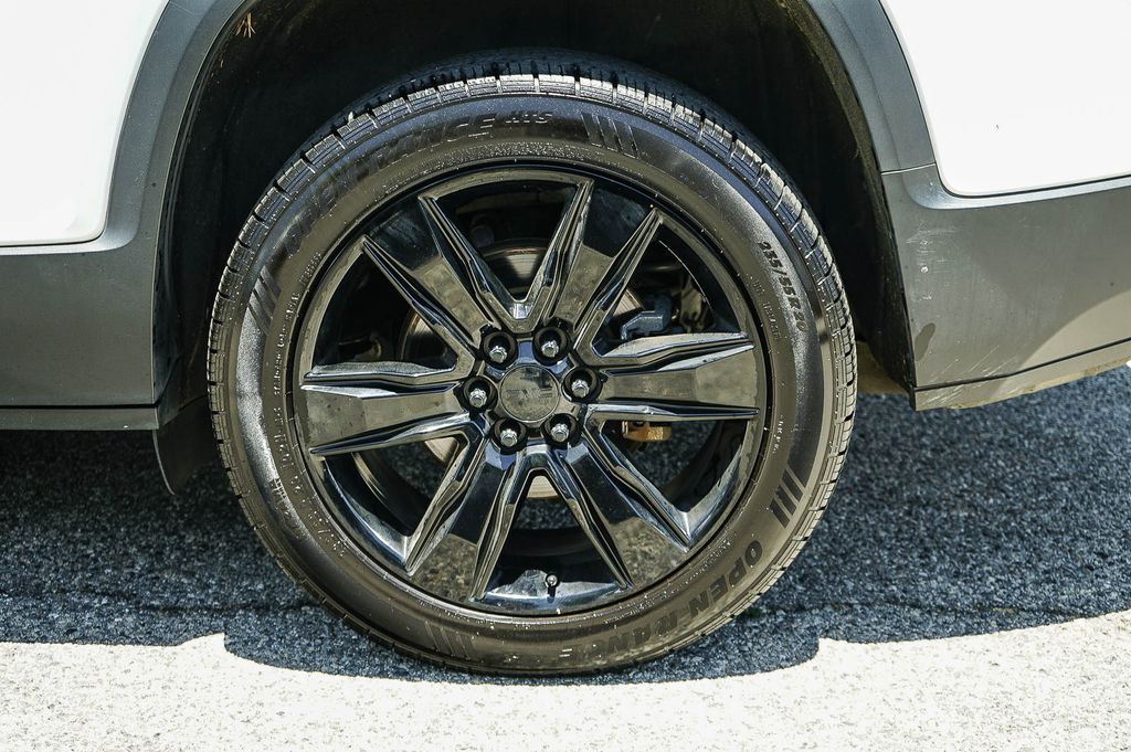 Thumbnail: 2018 GMC Acadia - 22