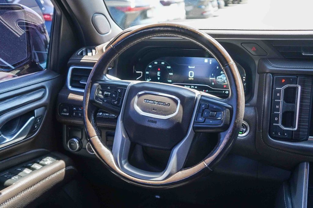 Thumbnail: 2022 GMC Yukon XL - 9