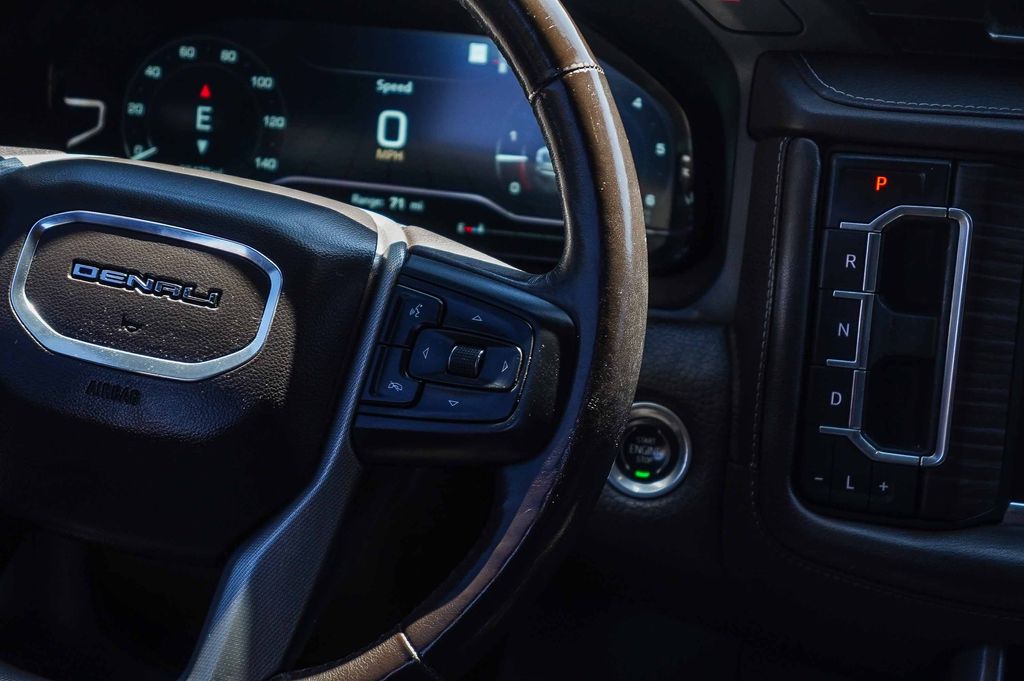Thumbnail: 2022 GMC Yukon XL - 22