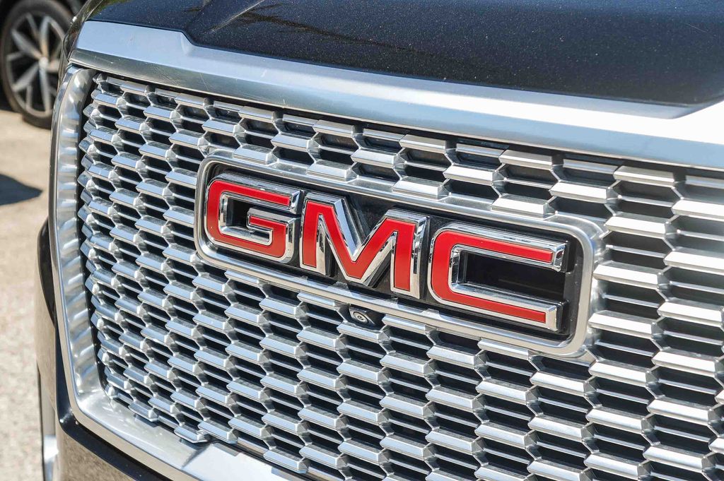 Thumbnail: 2022 GMC Yukon XL - 6