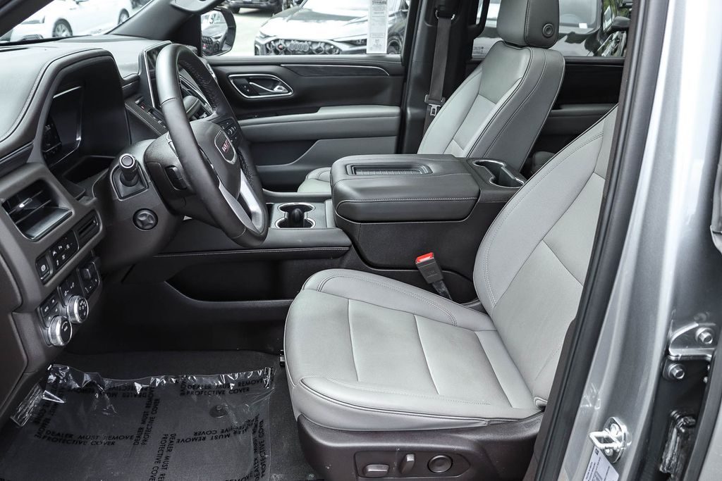 Thumbnail: 2024 GMC Yukon XL - 10