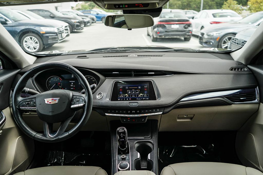 Thumbnail: 2023 Cadillac XT4 - 2