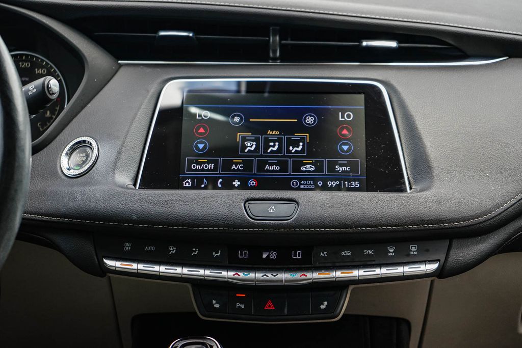 Thumbnail: 2023 Cadillac XT4 - 13