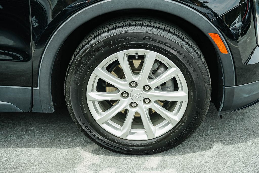 Thumbnail: 2023 Cadillac XT4 - 6