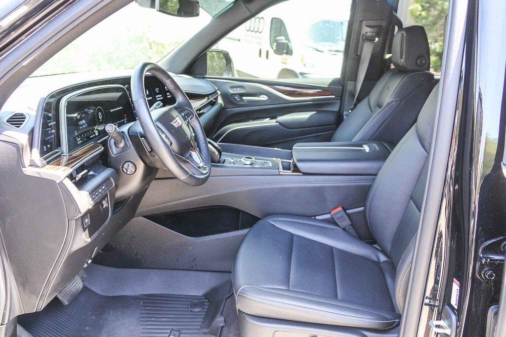 Thumbnail: 2024 Cadillac Escalade - 9