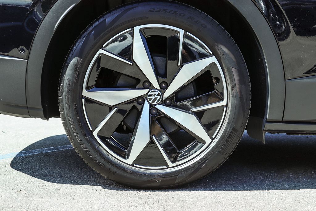 Thumbnail: 2023 Volkswagen ID.4 - 6