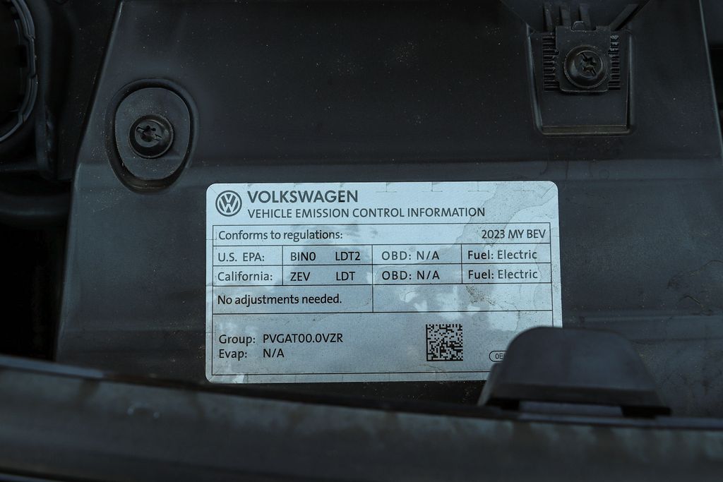 Thumbnail: 2023 Volkswagen ID.4 - 17