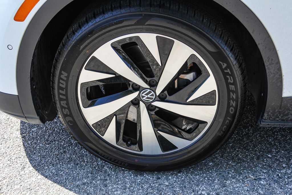 Thumbnail: 2023 Volkswagen ID.4 - 6