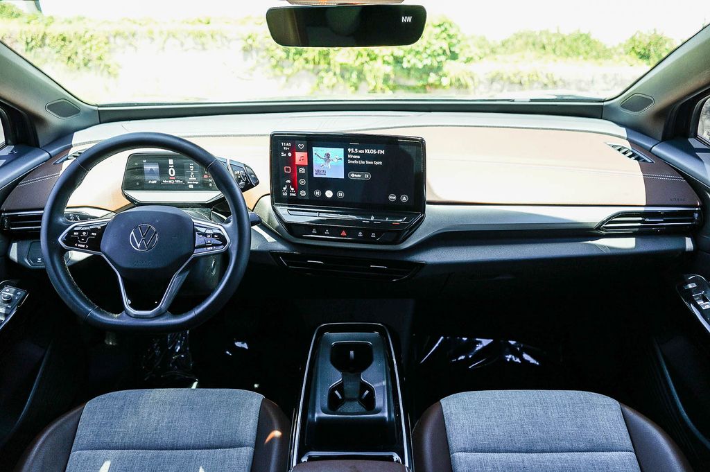 Thumbnail: 2023 Volkswagen ID.4 - 2