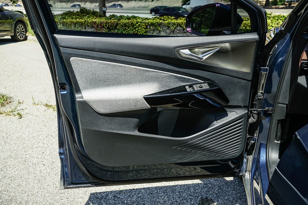 Thumbnail: 2023 Volkswagen ID.4 - 24