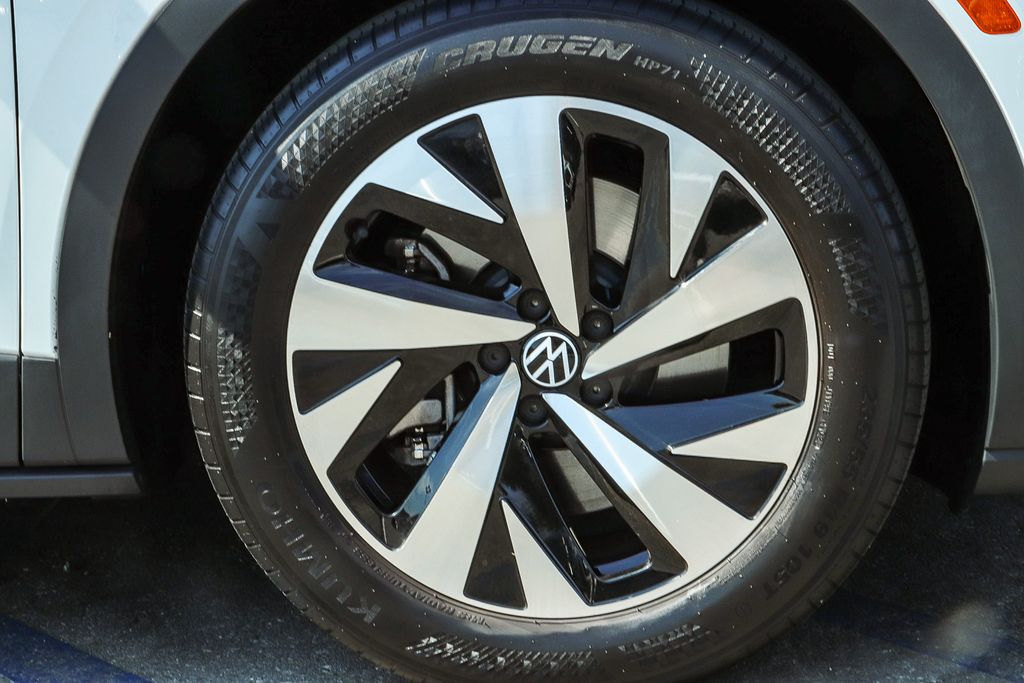 Thumbnail: 2023 Volkswagen ID.4 - 6
