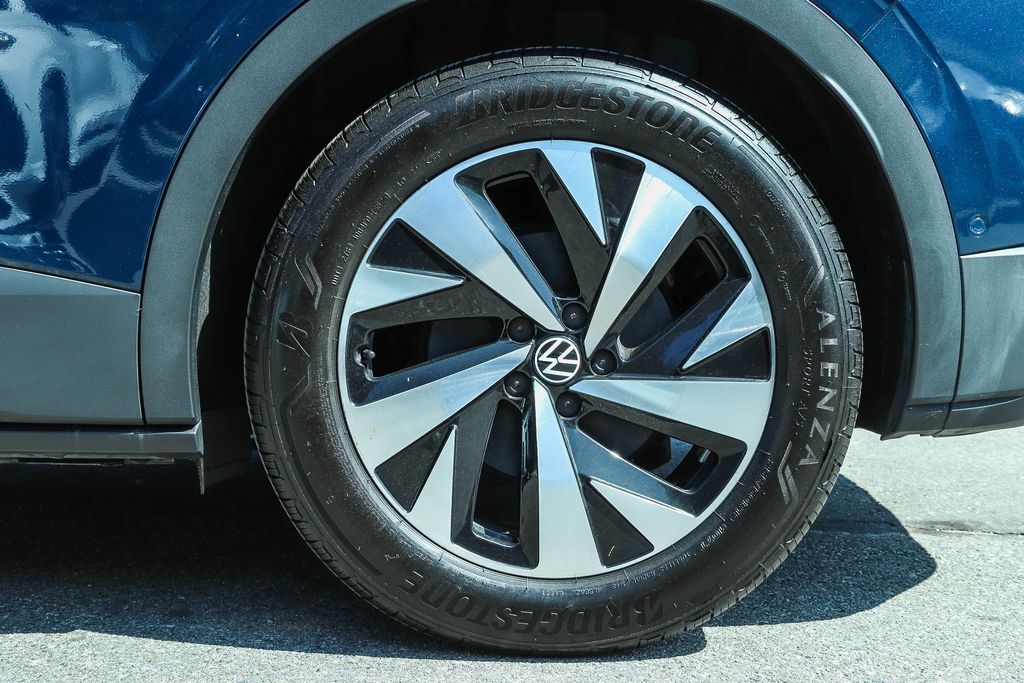 Thumbnail: 2023 Volkswagen ID.4 - 24