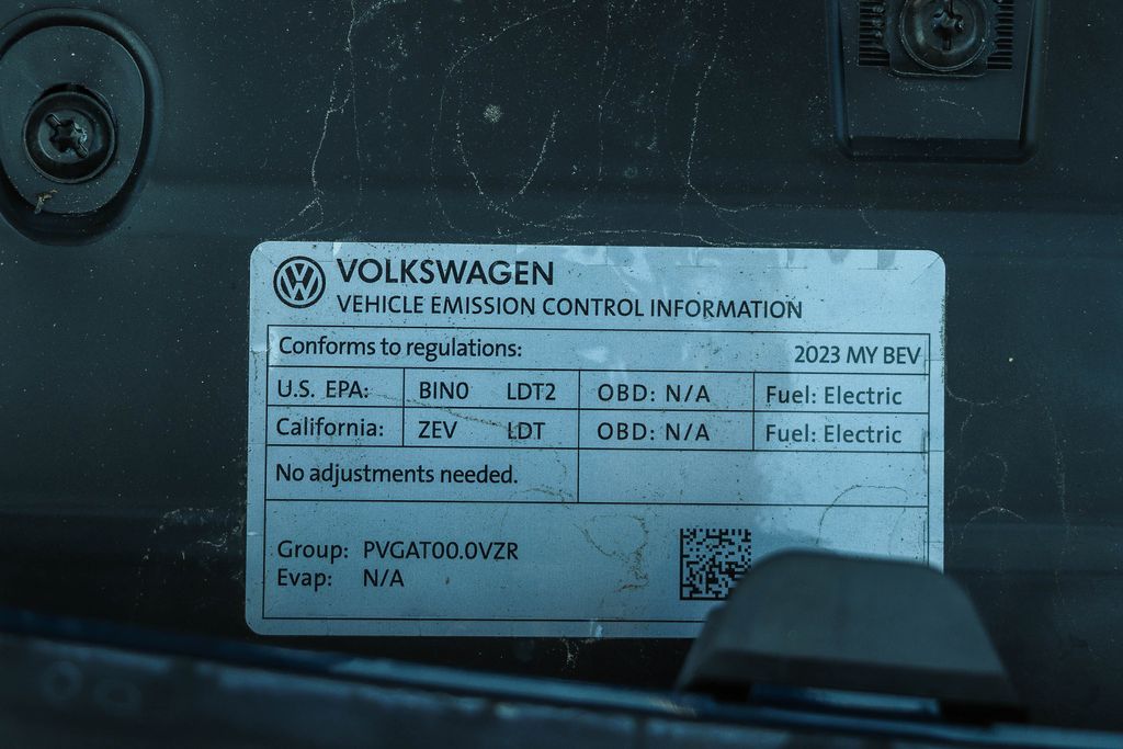 Thumbnail: 2023 Volkswagen ID.4 - 17