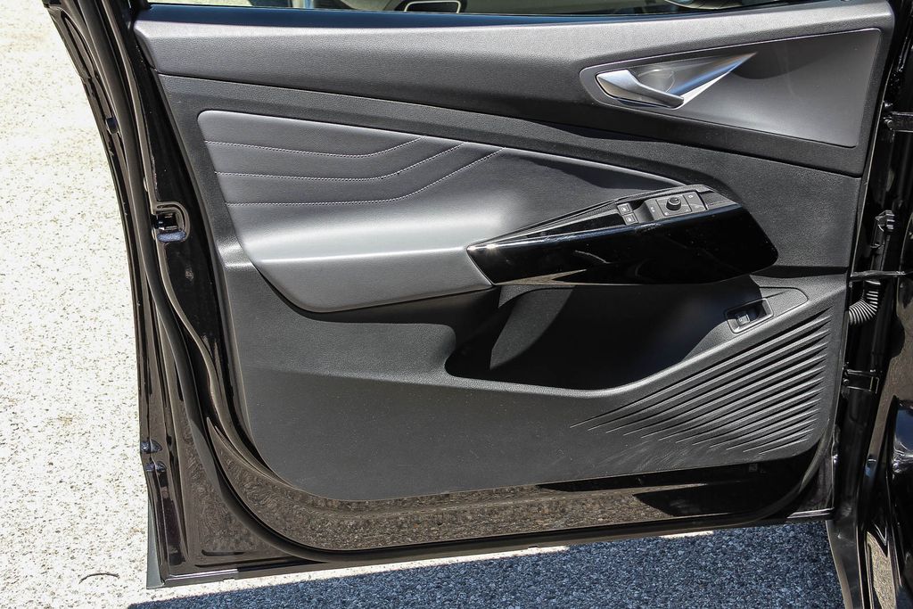 Thumbnail: 2023 Volkswagen ID.4 - 25