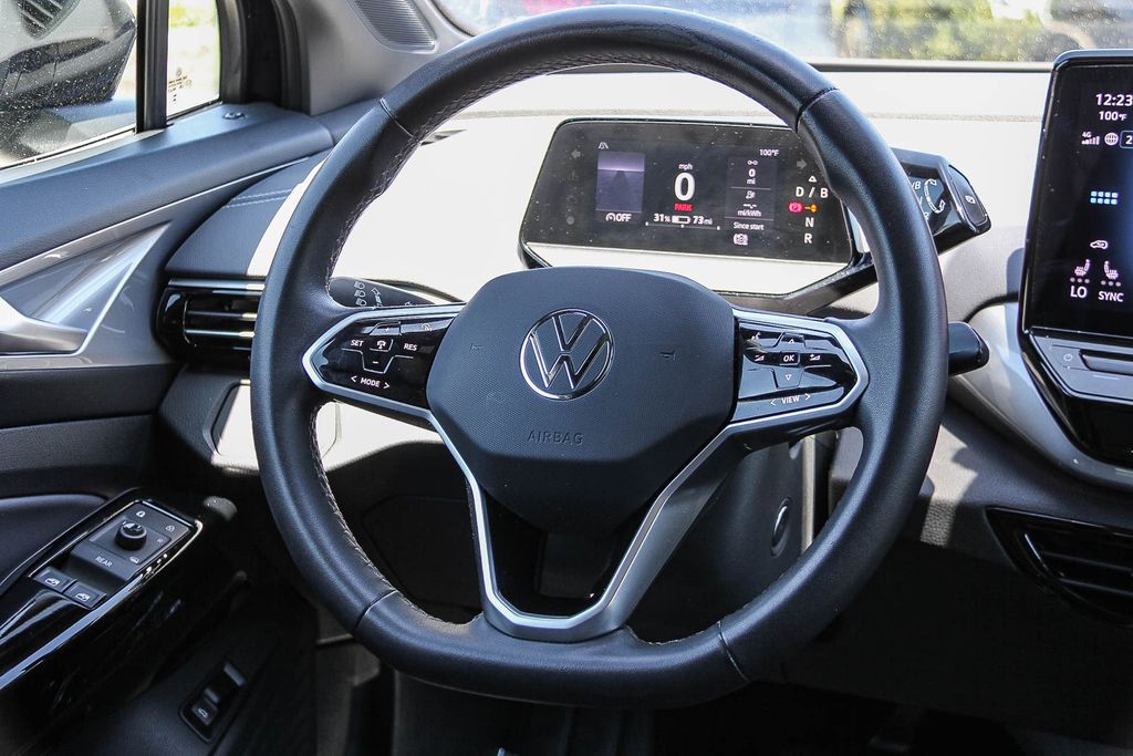 Thumbnail: 2023 Volkswagen ID.4 - 9