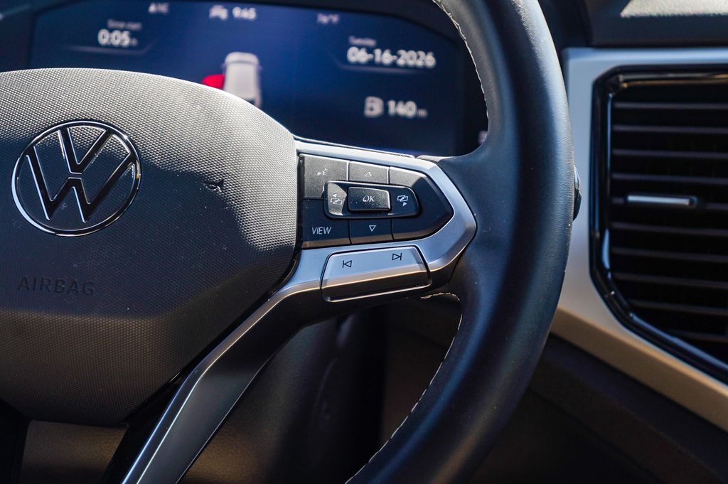 Thumbnail: 2023 Volkswagen Atlas - 24