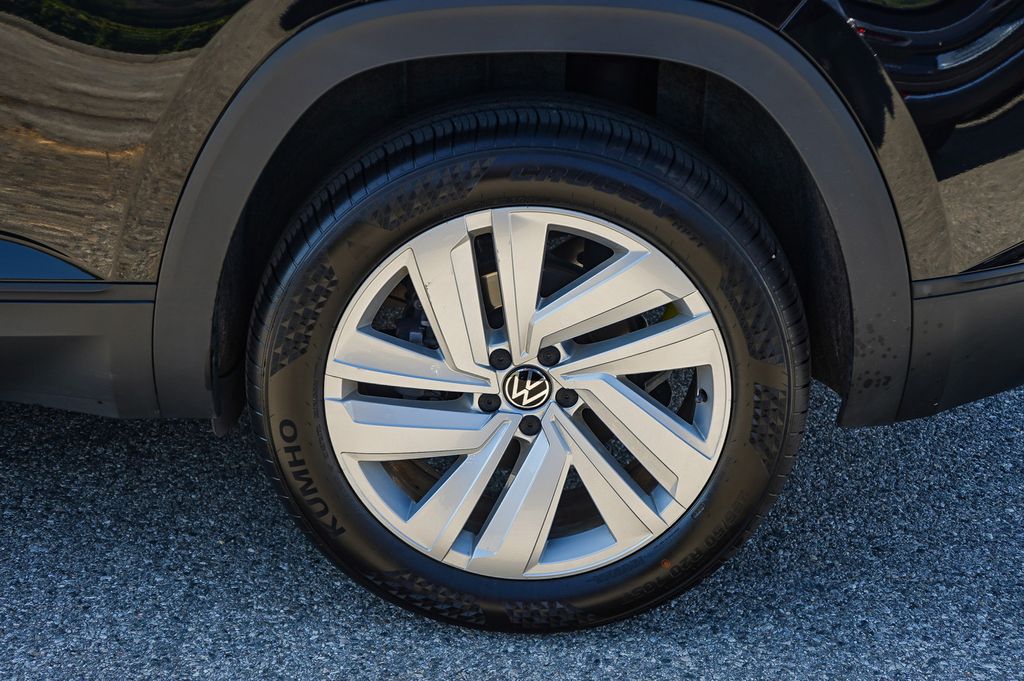 Thumbnail: 2023 Volkswagen Atlas - 21