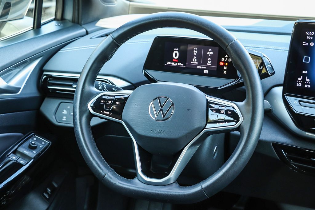 Thumbnail: 2023 Volkswagen ID.4 - 2