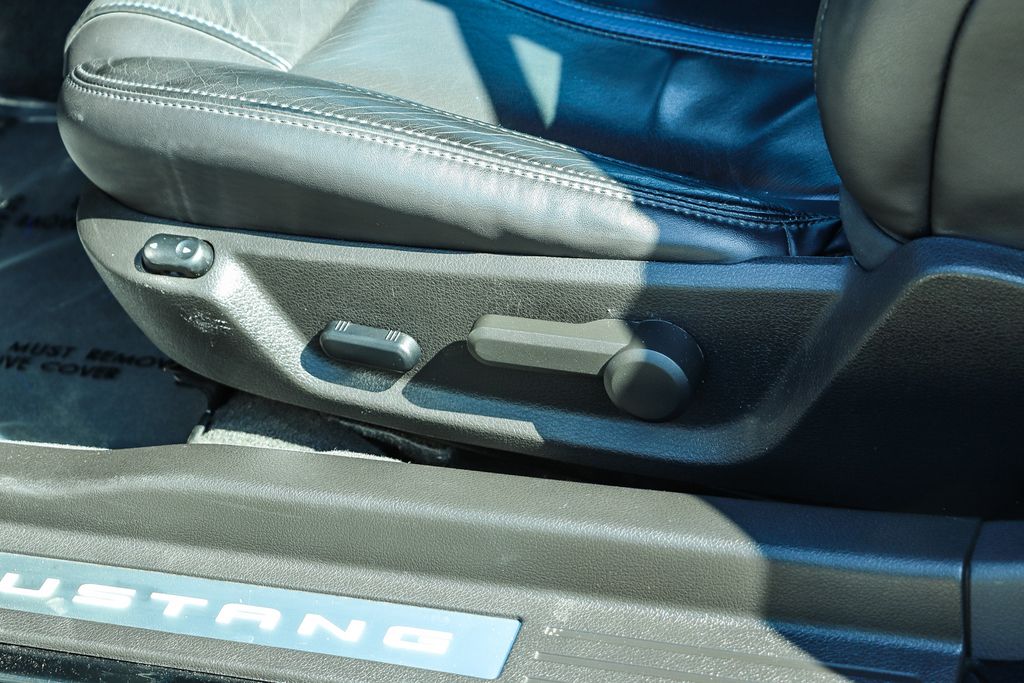Thumbnail: 2011 Ford Mustang - 23