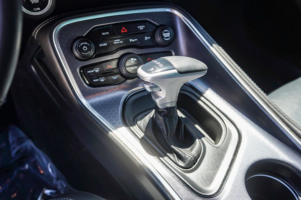 Thumbnail: 2017 Dodge Challenger - 12