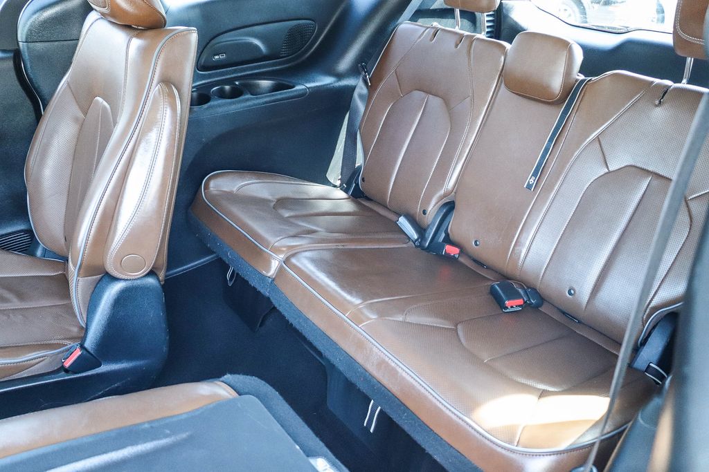 Thumbnail: 2019 Chrysler Pacifica - 11