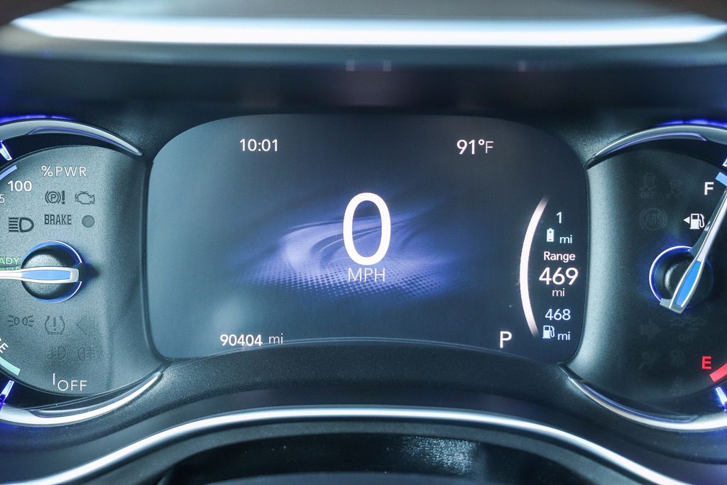 Thumbnail: 2019 Chrysler Pacifica - 15