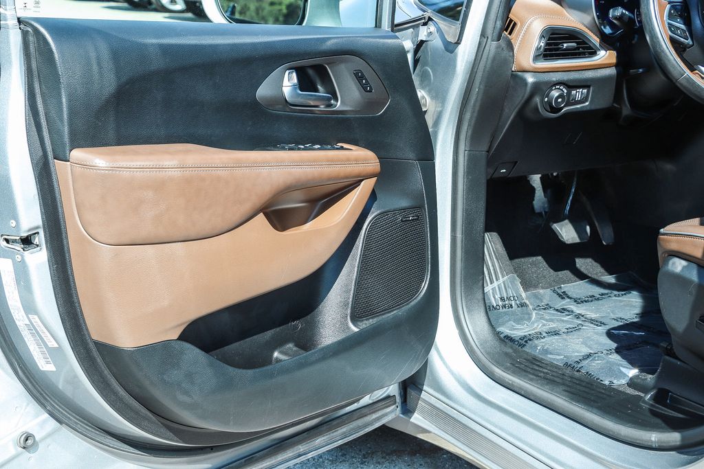 Thumbnail: 2019 Chrysler Pacifica - 27