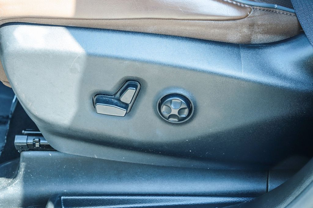 Thumbnail: 2019 Chrysler Pacifica - 26