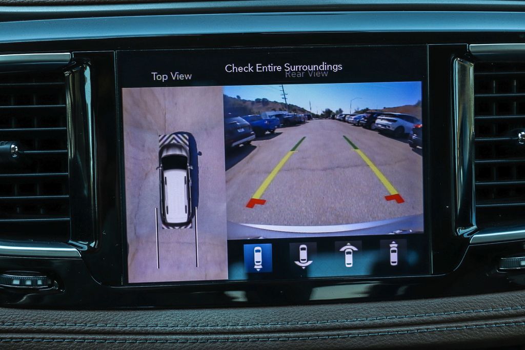 Thumbnail: 2019 Chrysler Pacifica - 28