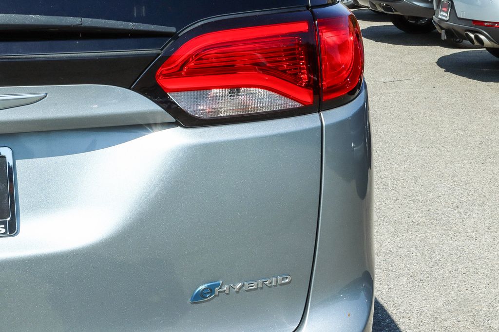 Thumbnail: 2019 Chrysler Pacifica - 21