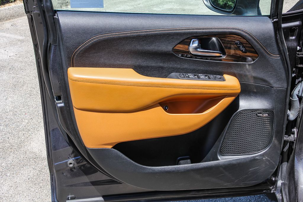 Thumbnail: 2022 Chrysler Pacifica - 27