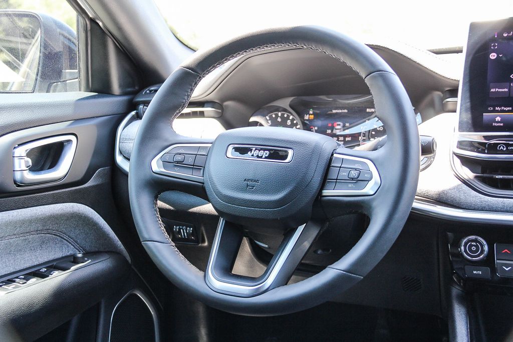 Thumbnail: 2024 Jeep Compass - 9