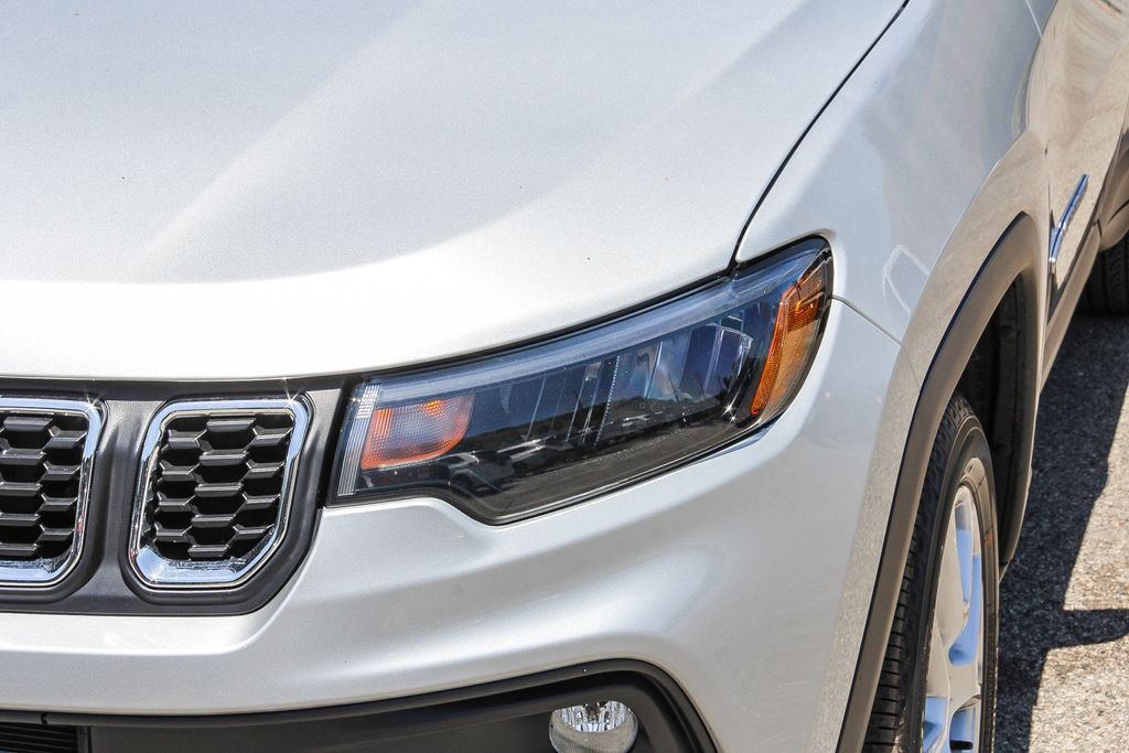Thumbnail: 2024 Jeep Compass - 20