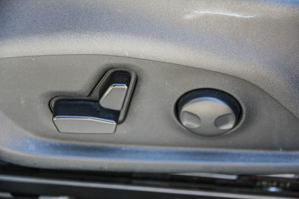 Thumbnail: 2024 Jeep Compass - 24