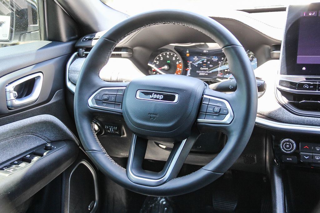 Thumbnail: 2024 Jeep Compass - 9