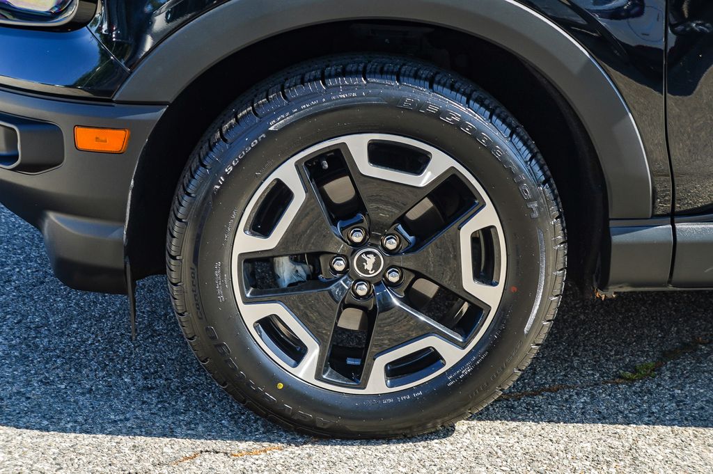 Thumbnail: 2021 Ford Bronco Sport - 6